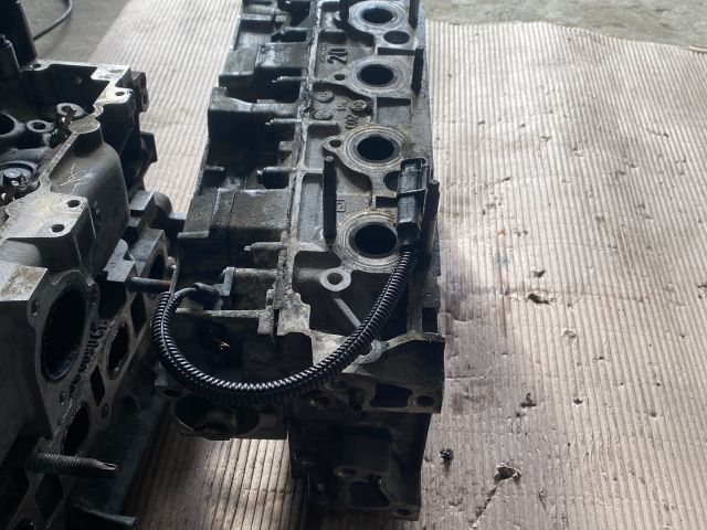 bontott FORD C-MAX II Hengerfej