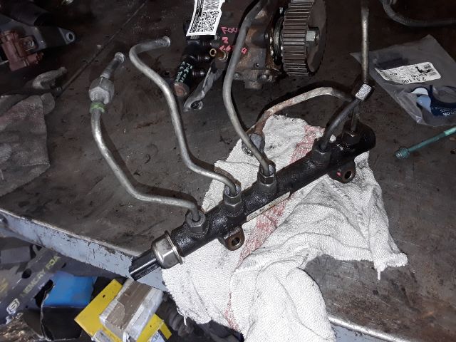 bontott FORD C-MAX II Közösnyomócső