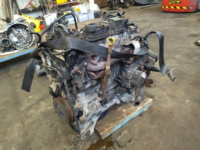 bontott FORD C-MAX II Motor (Fűzött blokk hengerfejjel)