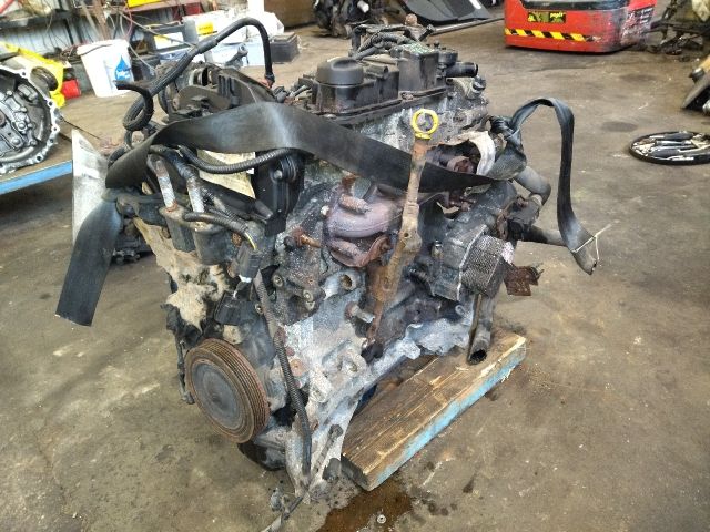 bontott FORD C-MAX II Motor (Fűzött blokk hengerfejjel)