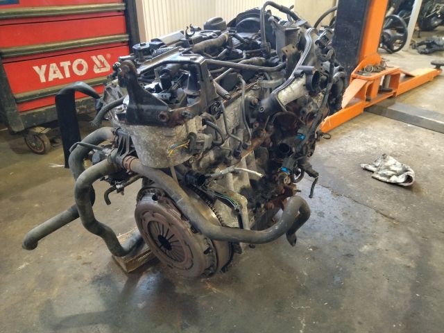 bontott FORD C-MAX II Motor (Fűzött blokk hengerfejjel)