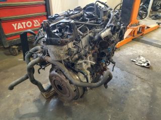 bontott FORD C-MAX II Motor (Fűzött blokk hengerfejjel)