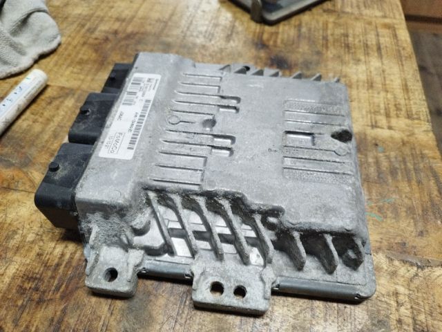 bontott FORD C-MAX II Motorvezérlő