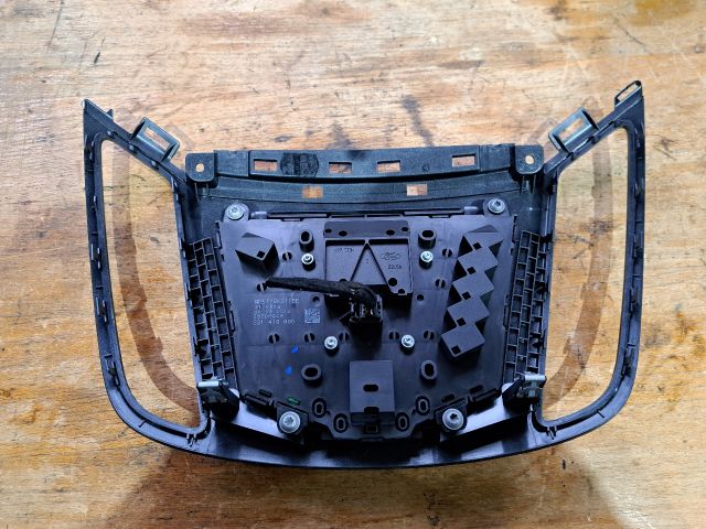 bontott FORD C-MAX II Multimédia Vezérlő