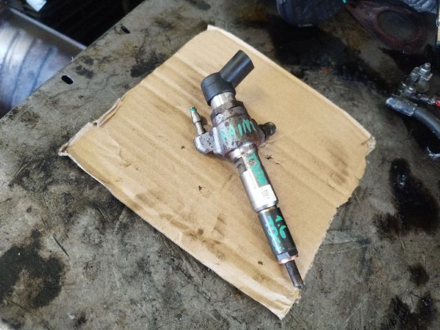 bontott FORD C-MAX II Porlasztó (1 db)