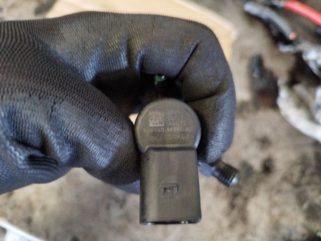 bontott FORD C-MAX II Porlasztó (1 db)