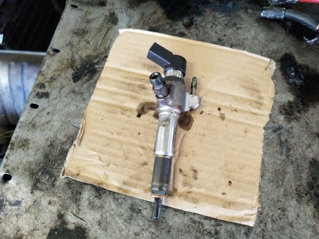 bontott FORD C-MAX II Porlasztó (1 db)