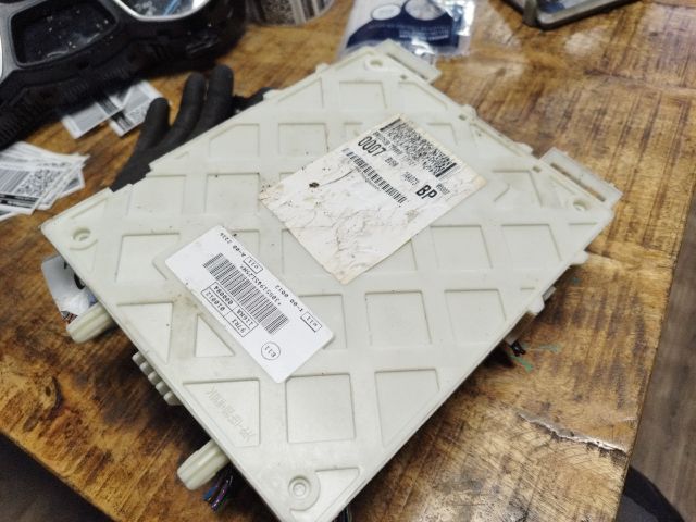 bontott FORD C-MAX II Biztosítéktábla Motortér