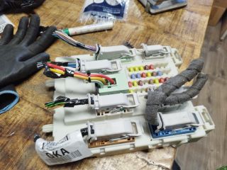 bontott FORD C-MAX II Biztosítéktábla Motortér