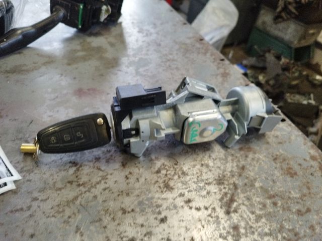 bontott FORD C-MAX II Gyújtáskapcsoló Házzal