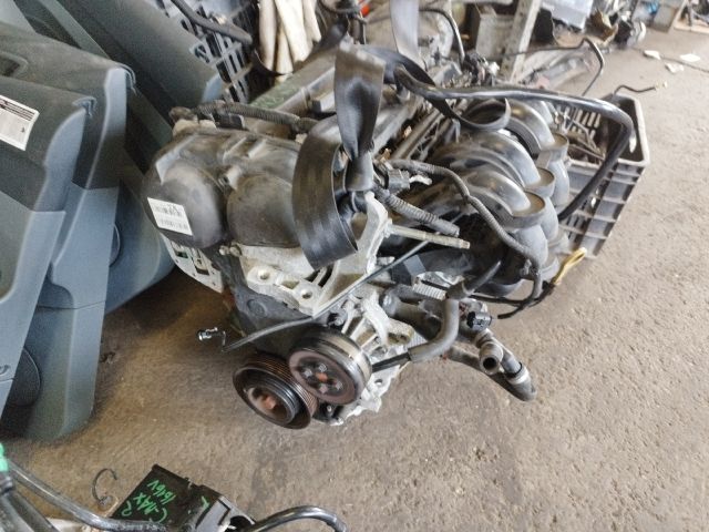 bontott FORD C-MAX II Motor (Fűzött blokk hengerfejjel)