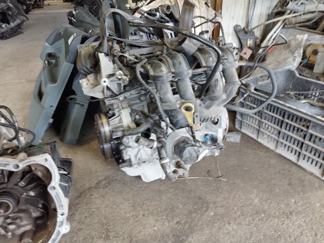 bontott FORD C-MAX II Motor (Fűzött blokk hengerfejjel)