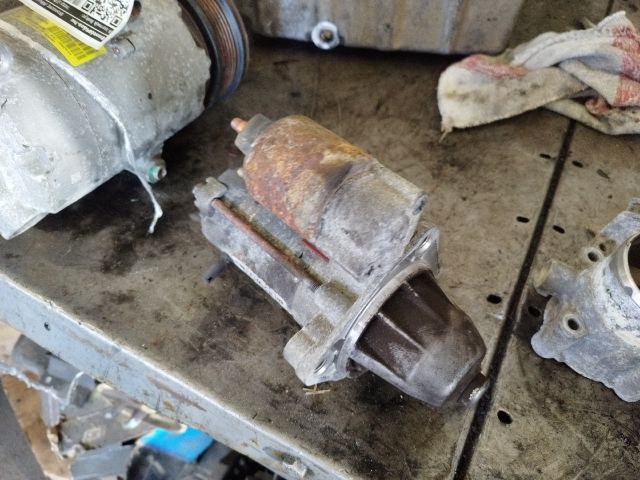 bontott FORD C-MAX II Önindító