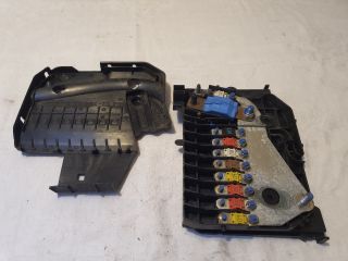 bontott FORD C-MAX II Biztosítéktábla Motortér