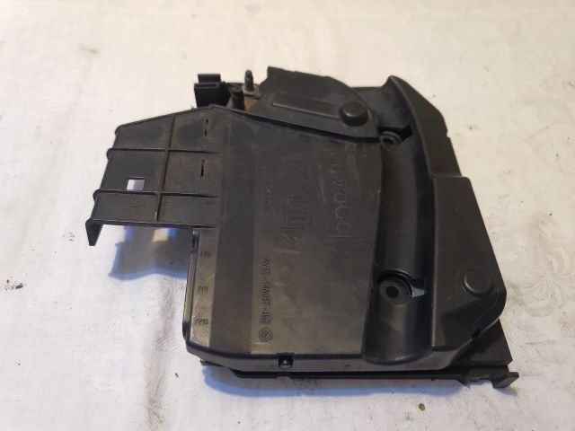 bontott FORD C-MAX II Biztosítéktábla Motortér