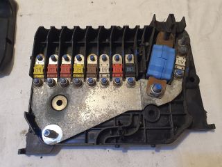 bontott FORD C-MAX II Biztosítéktábla Motortér