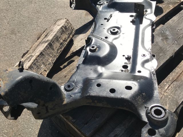 bontott FORD C-MAX II Első Bölcső