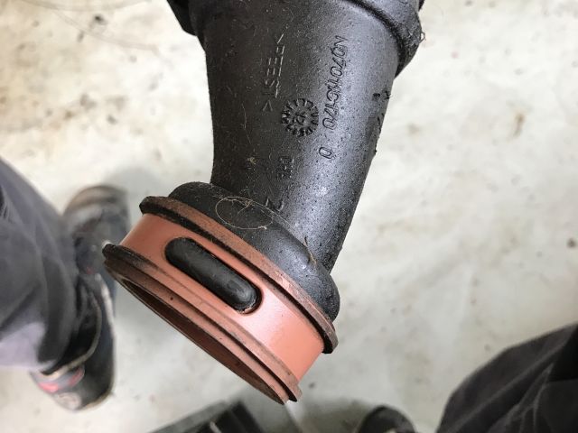 bontott FORD C-MAX II Turbócső