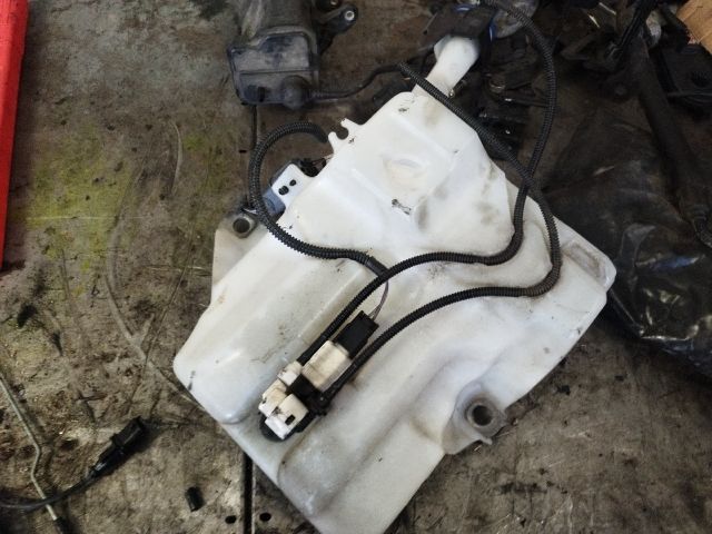 bontott FORD C-MAX II Ablakmosó Tartály