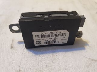 bontott FORD C-MAX II Antenna Erősítő