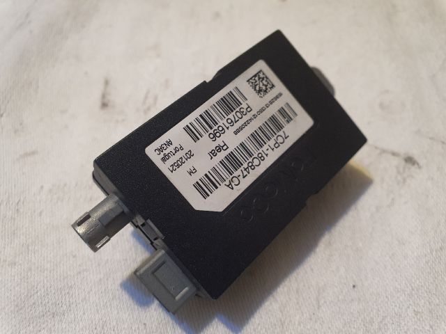 bontott FORD C-MAX II Antenna Erősítő