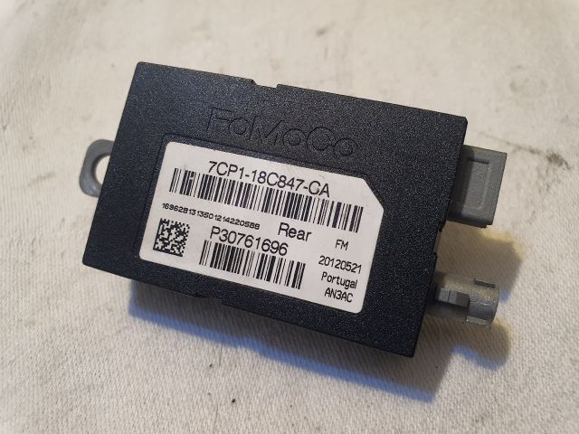 bontott FORD C-MAX II Antenna Erősítő