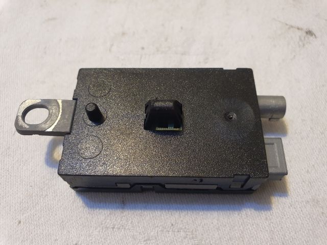 bontott FORD C-MAX II Antenna Erősítő