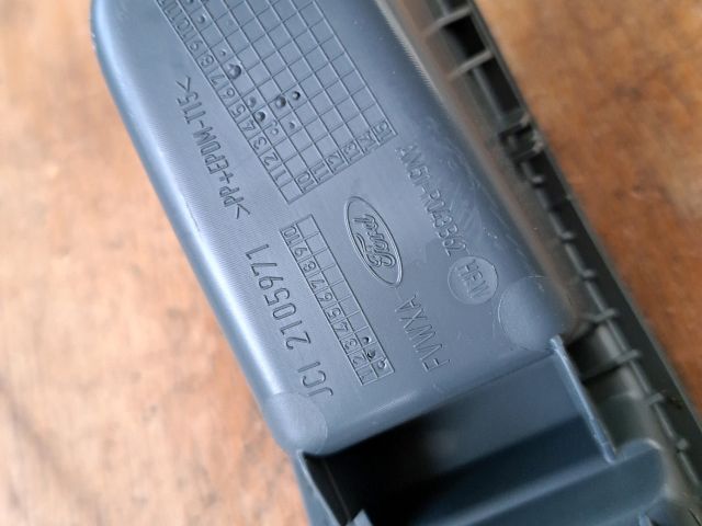 bontott FORD C-MAX II AUX Csatlakozó