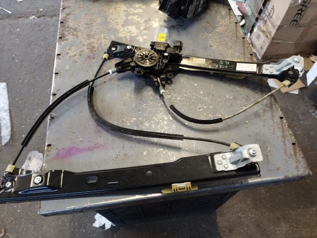 bontott FORD C-MAX II Bal első Ablakemelő Szerkezet (Elektromos)