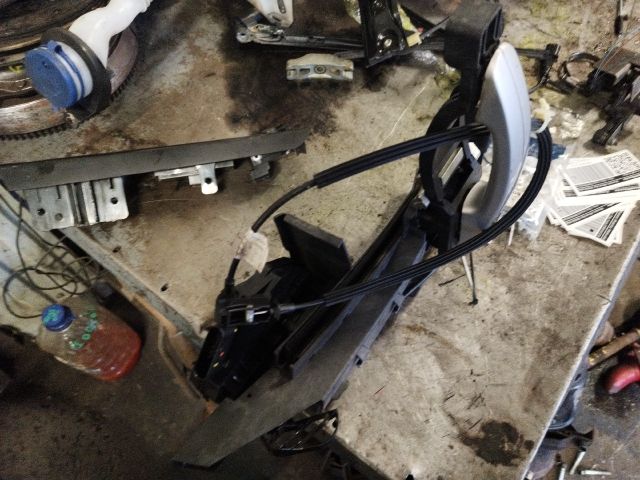 bontott FORD C-MAX II Bal első Ajtózár