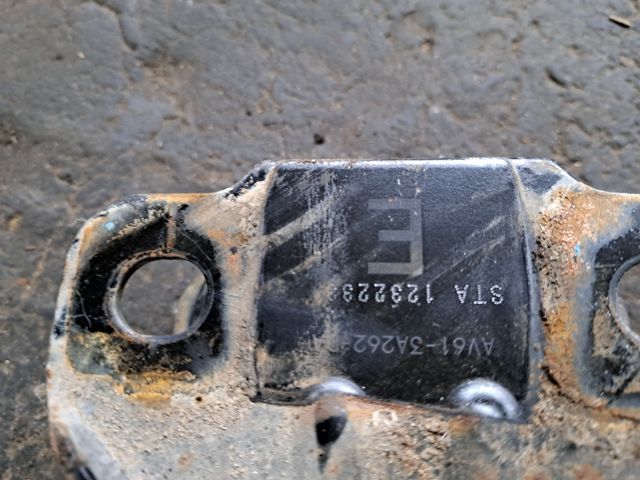 bontott FORD C-MAX II Bal első Alsó Lengőkar