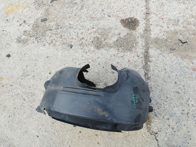 bontott FORD C-MAX II Bal első Dobbetét (Kerékjárati, Műanyag)