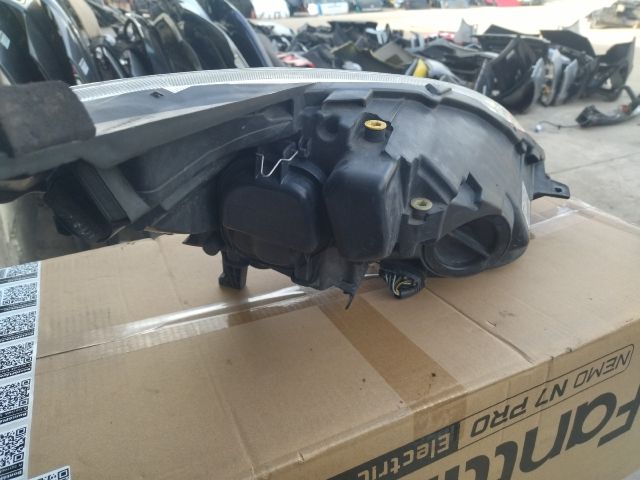 bontott FORD C-MAX II Bal Fényszóró