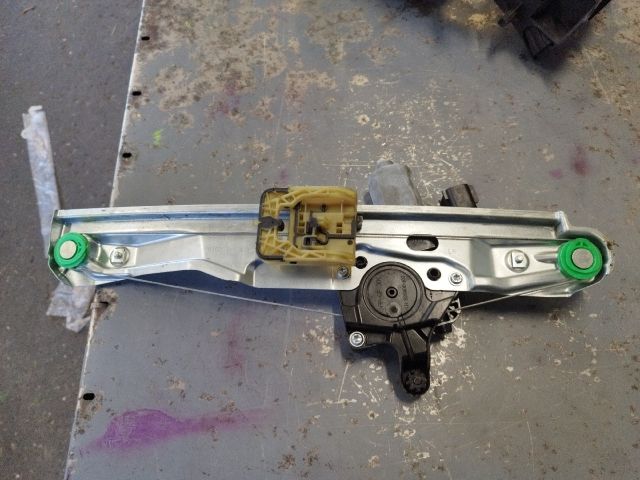 bontott FORD C-MAX II Bal hátsó Ablakemelő Szerkezet (Elektromos)