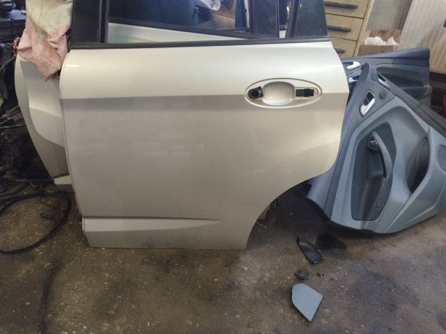 bontott FORD C-MAX II Bal hátsó Ajtó (Üres lemez)