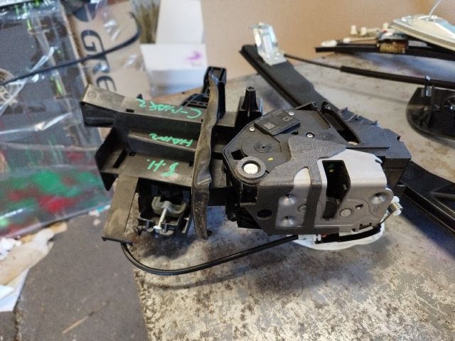 bontott FORD C-MAX II Bal hátsó Ajtózár