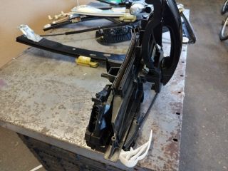 bontott FORD C-MAX II Bal hátsó Ajtózár