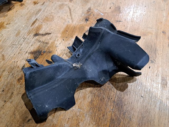 bontott FORD C-MAX II Bal Hűtő Légterelő