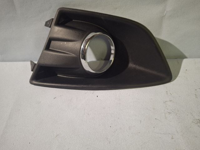 bontott FORD C-MAX II Bal Ködfényszóró Lámpakeret