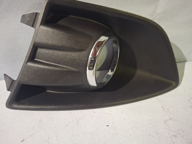 bontott FORD C-MAX II Bal Ködfényszóró Lámpakeret