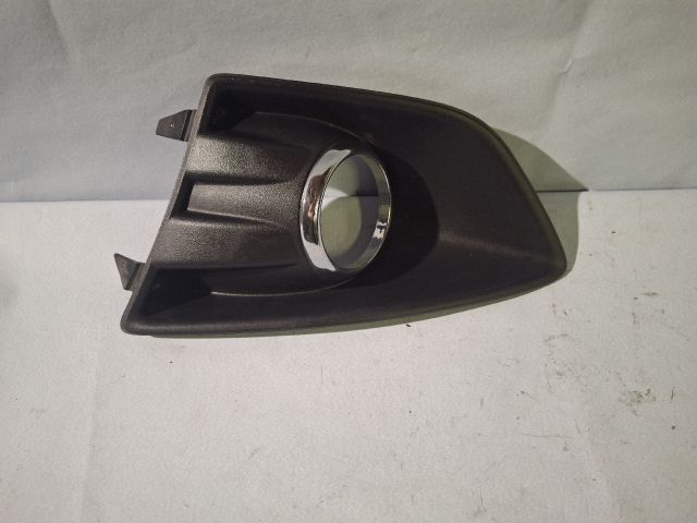 bontott FORD C-MAX II Bal Ködfényszóró Lámpakeret