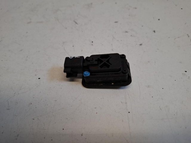 bontott FORD C-MAX II Csomagtérajtó Kilincs