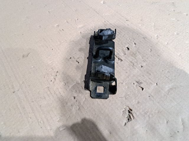 bontott FORD C-MAX II Csomagtérajtó Ütköző