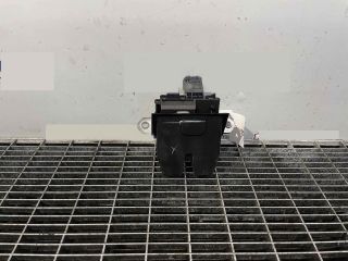 bontott FORD C-MAX II Csomagtérajtó Ütköző