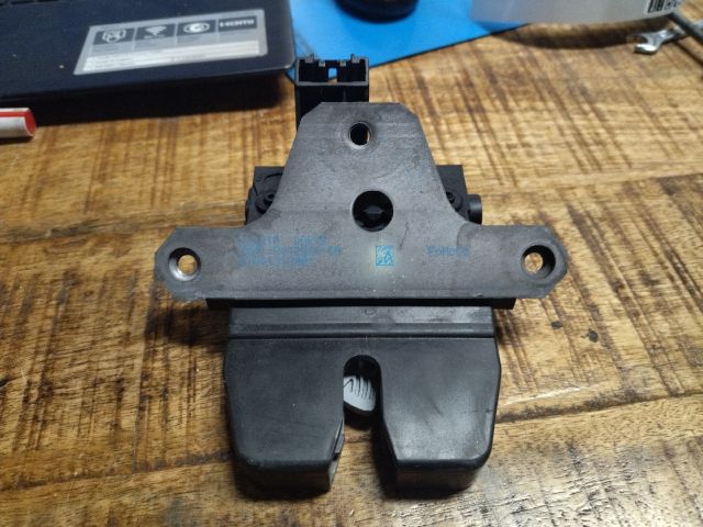 bontott FORD C-MAX II Csomagtérajtó Zárszerkezet