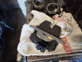 bontott FORD C-MAX II Csomagtérajtó Zárszerkezet