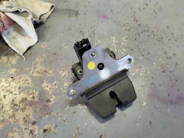 bontott FORD C-MAX II Csomagtérajtó Zárszerkezet