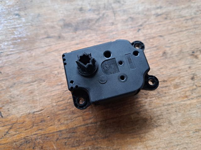 bontott FORD C-MAX II Fűtés Állító Motor