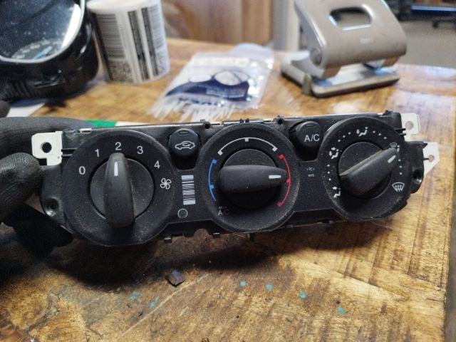 bontott FORD C-MAX II Fűtéskapcsoló (manuális klímás)