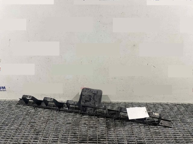 bontott FORD C-MAX II Hátsó középső Lökhárító Tartó (Műanyag)